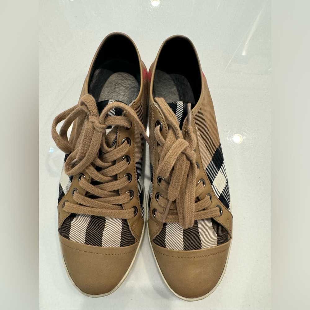 Women’s Burberry sneakers